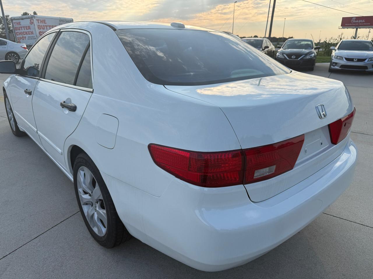 Honda Accord EX V-6 Sedan AT with Navigation System and XM Radi 2005