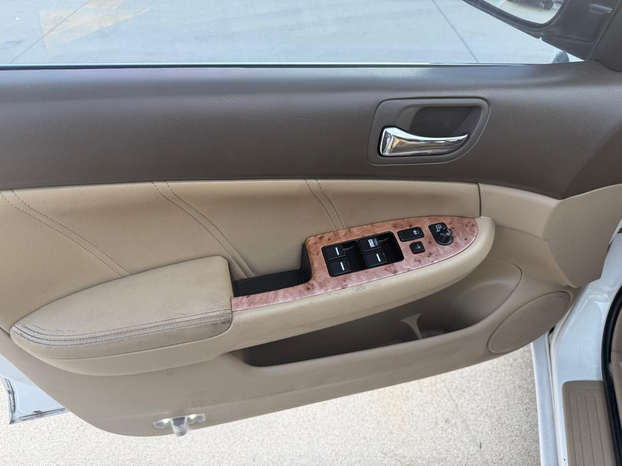 Honda Accord EX V-6 Sedan AT with Navigation System and XM Radi 2005
