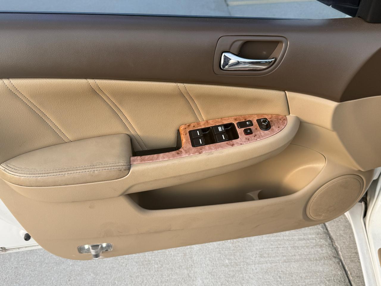 Honda Accord EX V-6 Sedan AT with Navigation System and XM Radi 2005
