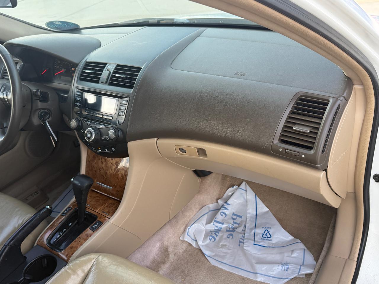 Honda Accord EX V-6 Sedan AT with Navigation System and XM Radi 2005
