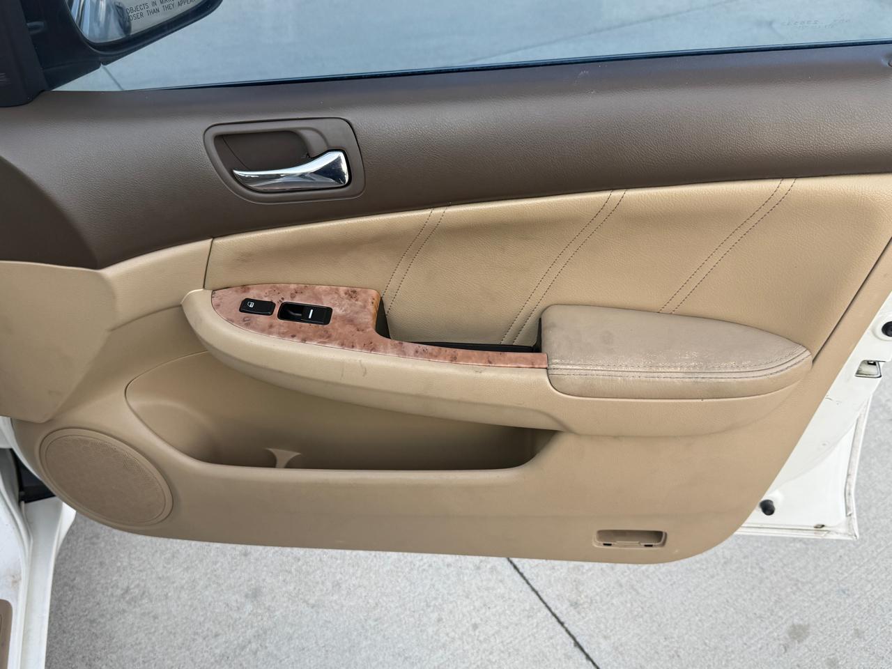 Honda Accord EX V-6 Sedan AT with Navigation System and XM Radi 2005