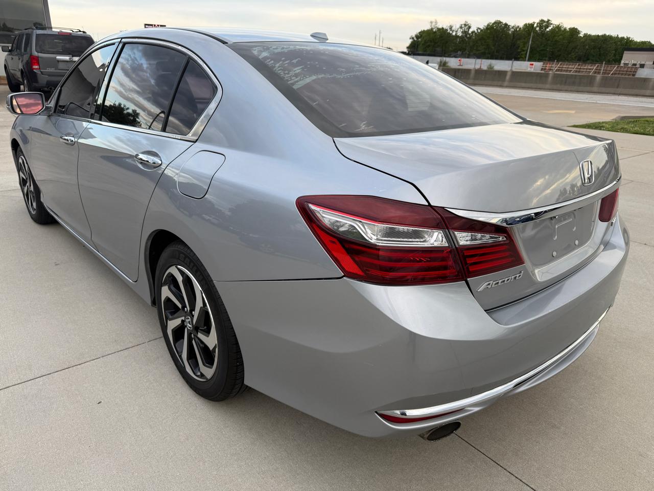 Honda Accord EX-L Sedan V6 6-Spd AT 2016