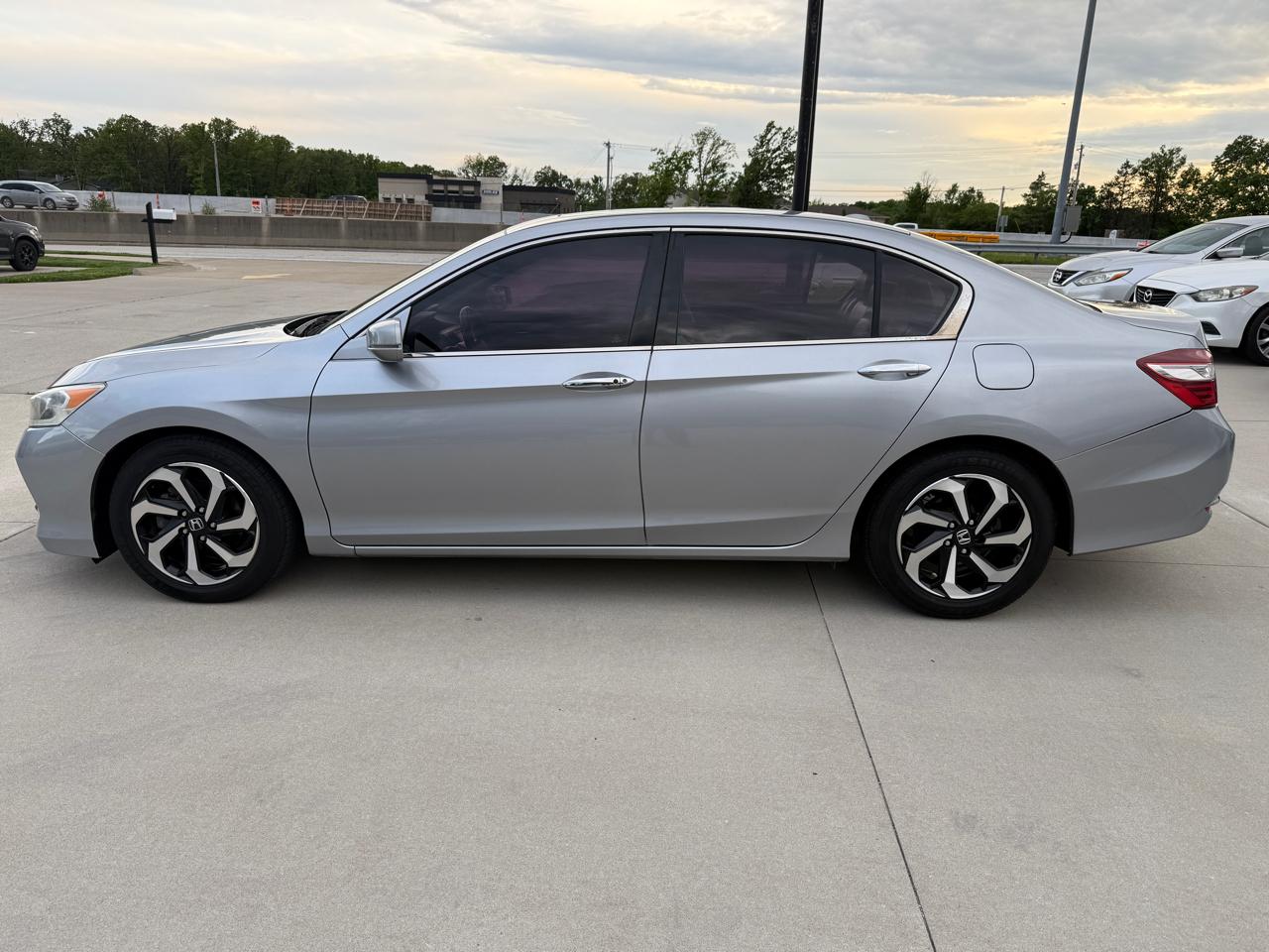 Honda Accord EX-L Sedan V6 6-Spd AT 2016