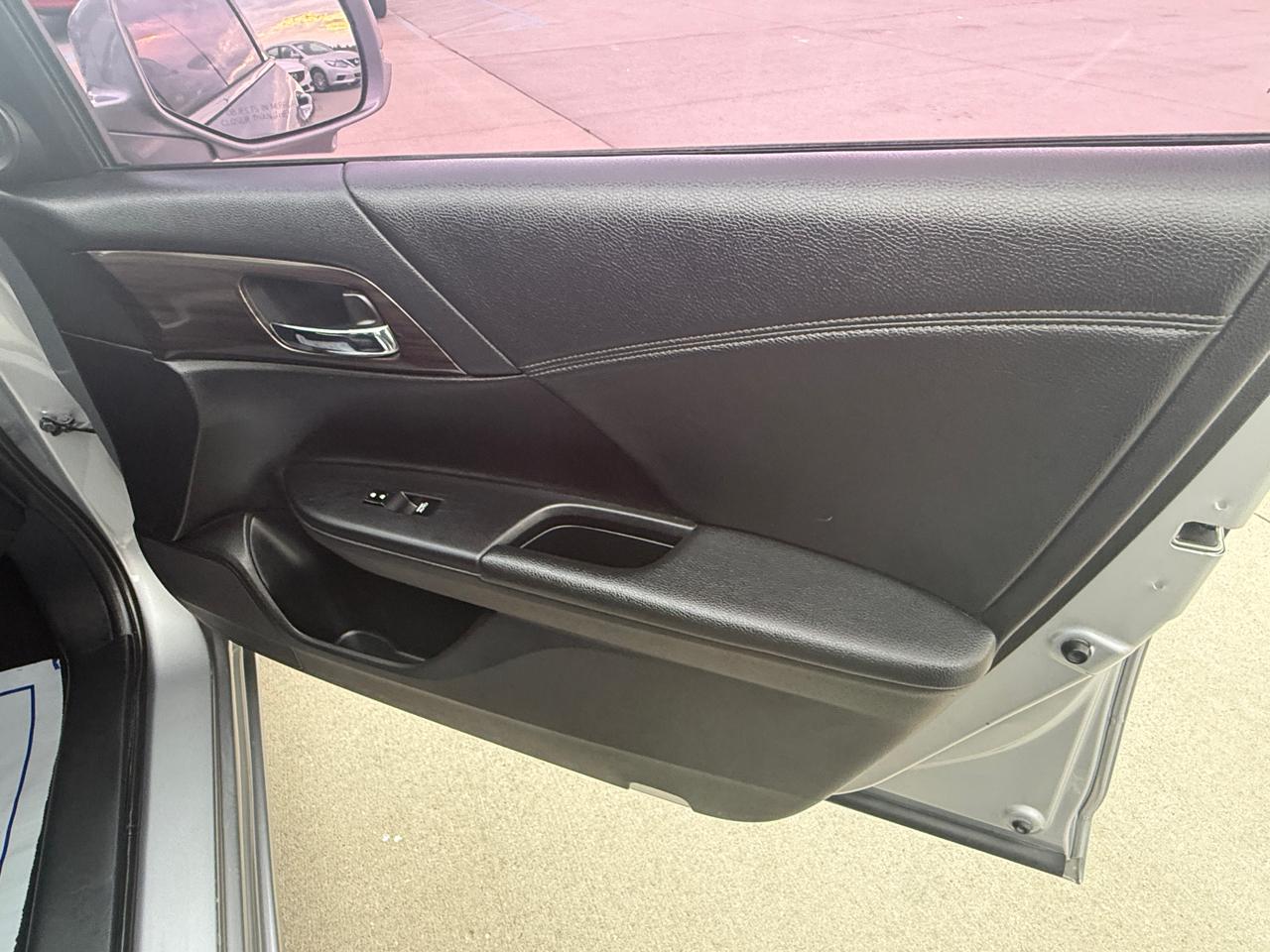 Honda Accord EX-L Sedan V6 6-Spd AT 2016