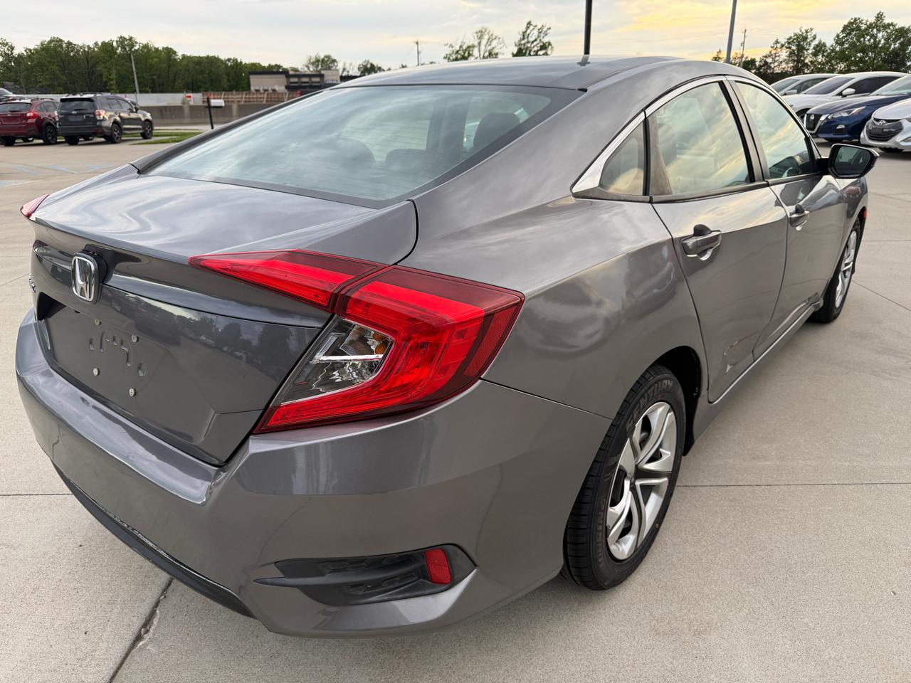 Honda Civic LX Sedan CVT 2016