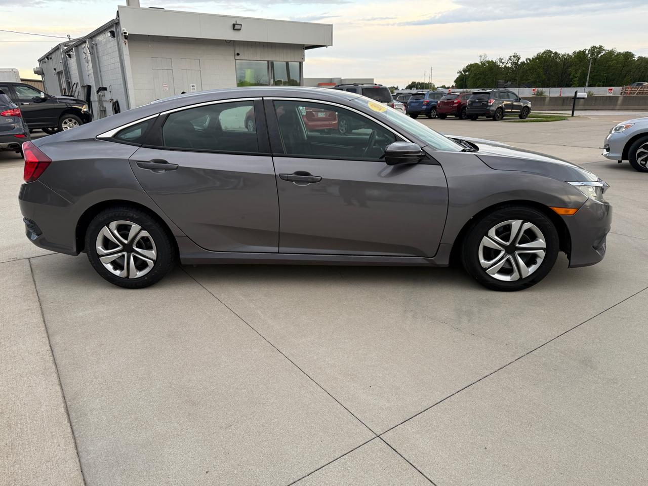 Honda Civic LX Sedan CVT 2016