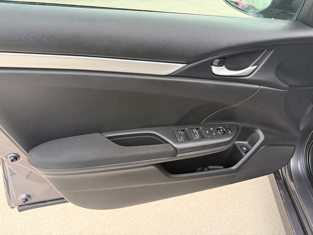 Honda Civic LX Sedan CVT 2016