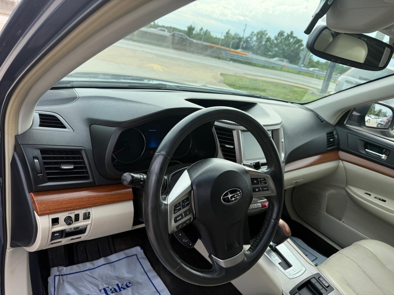 Subaru Outback 2.5i Limited 2014