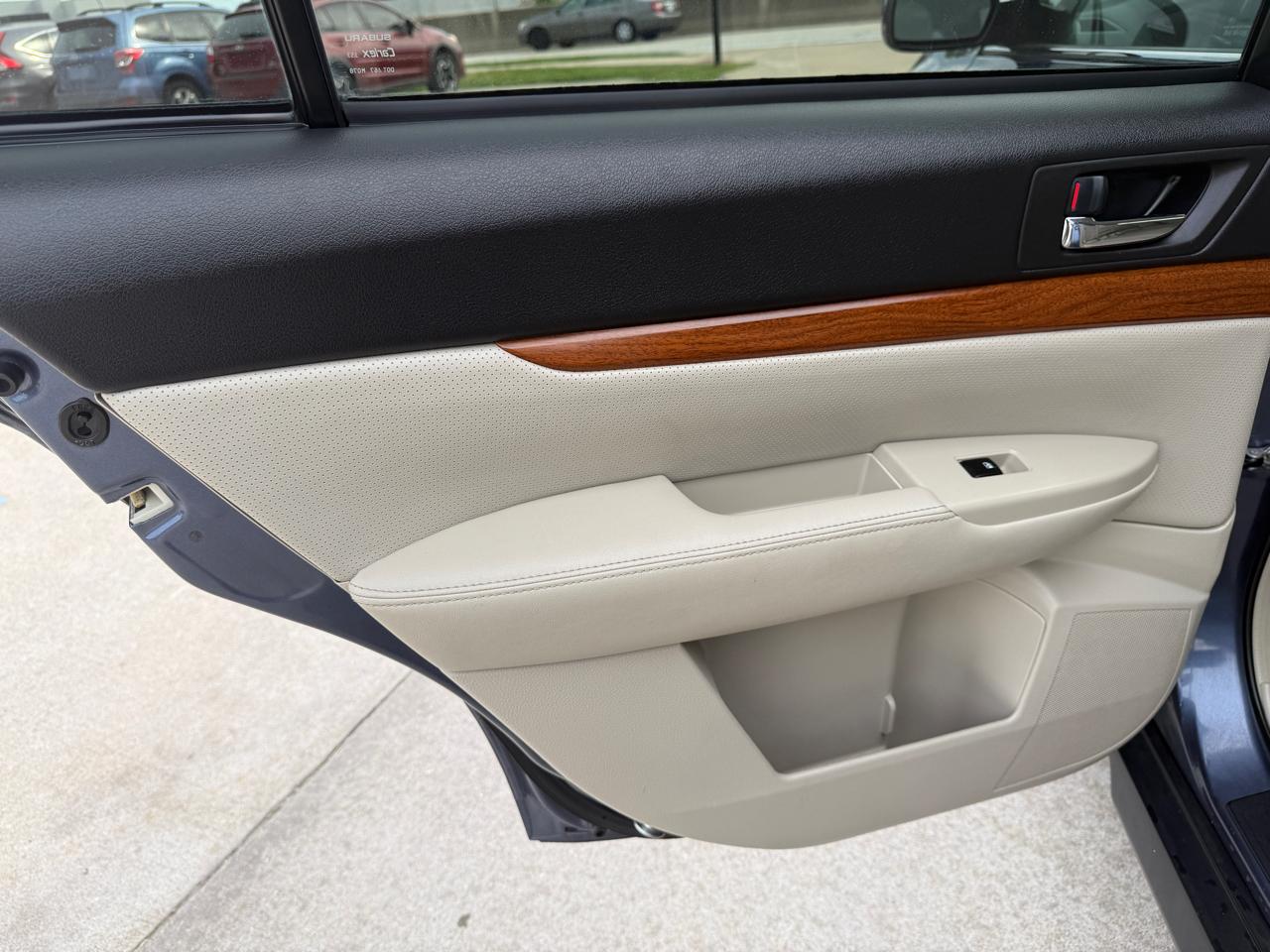 Subaru Outback 2.5i Limited 2014