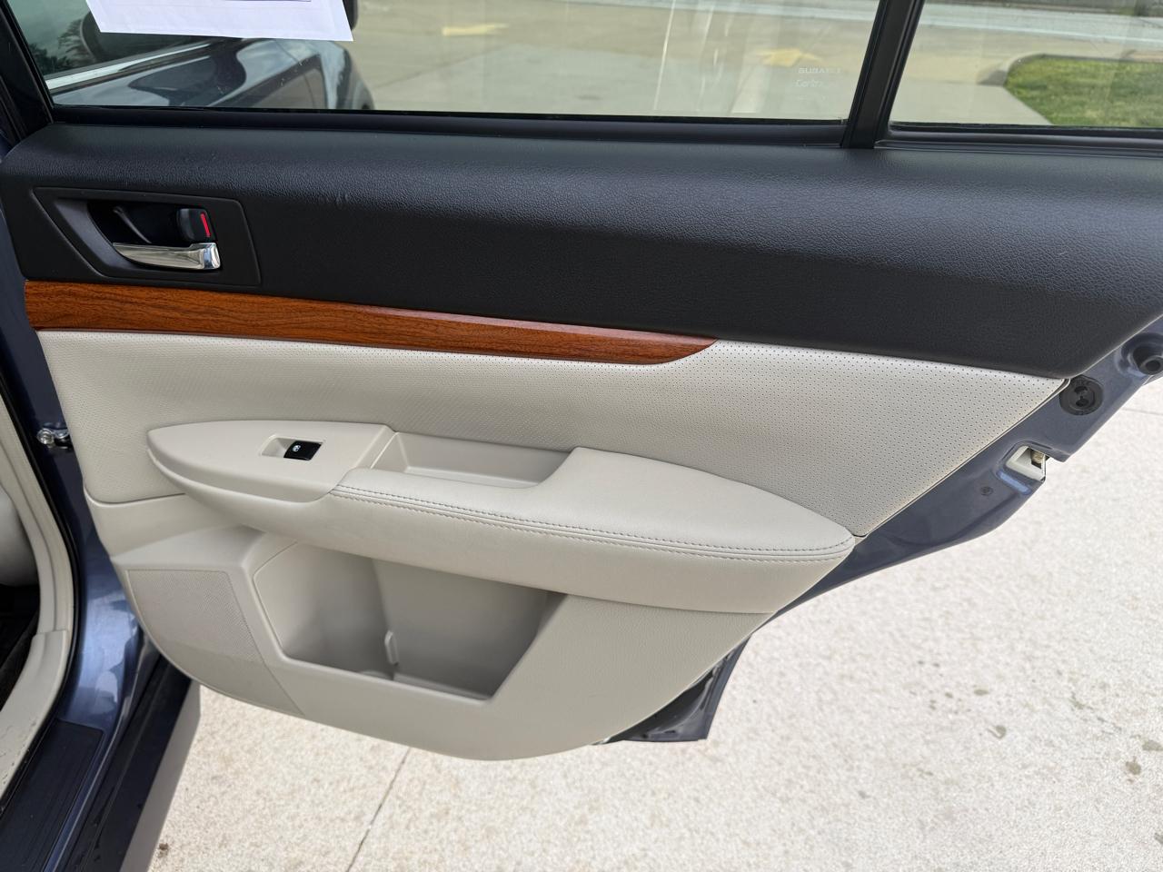 Subaru Outback 2.5i Limited 2014