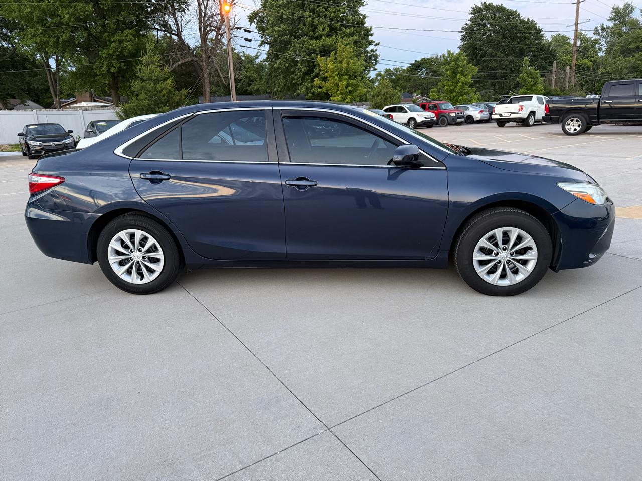 Toyota Camry SE 2017