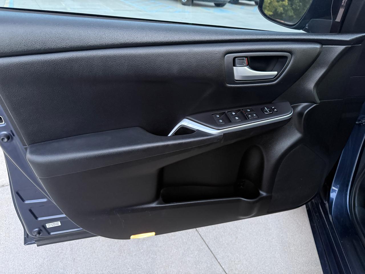 Toyota Camry SE 2017