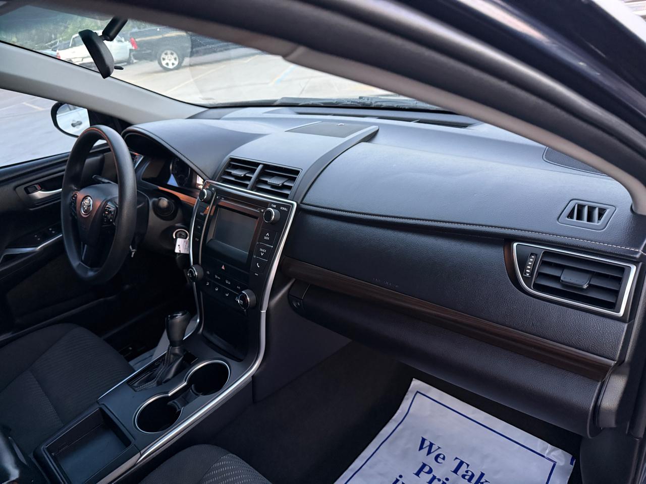 Toyota Camry SE 2017