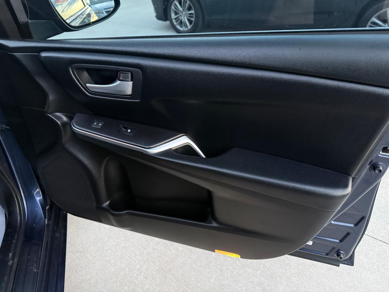 Toyota Camry SE 2017