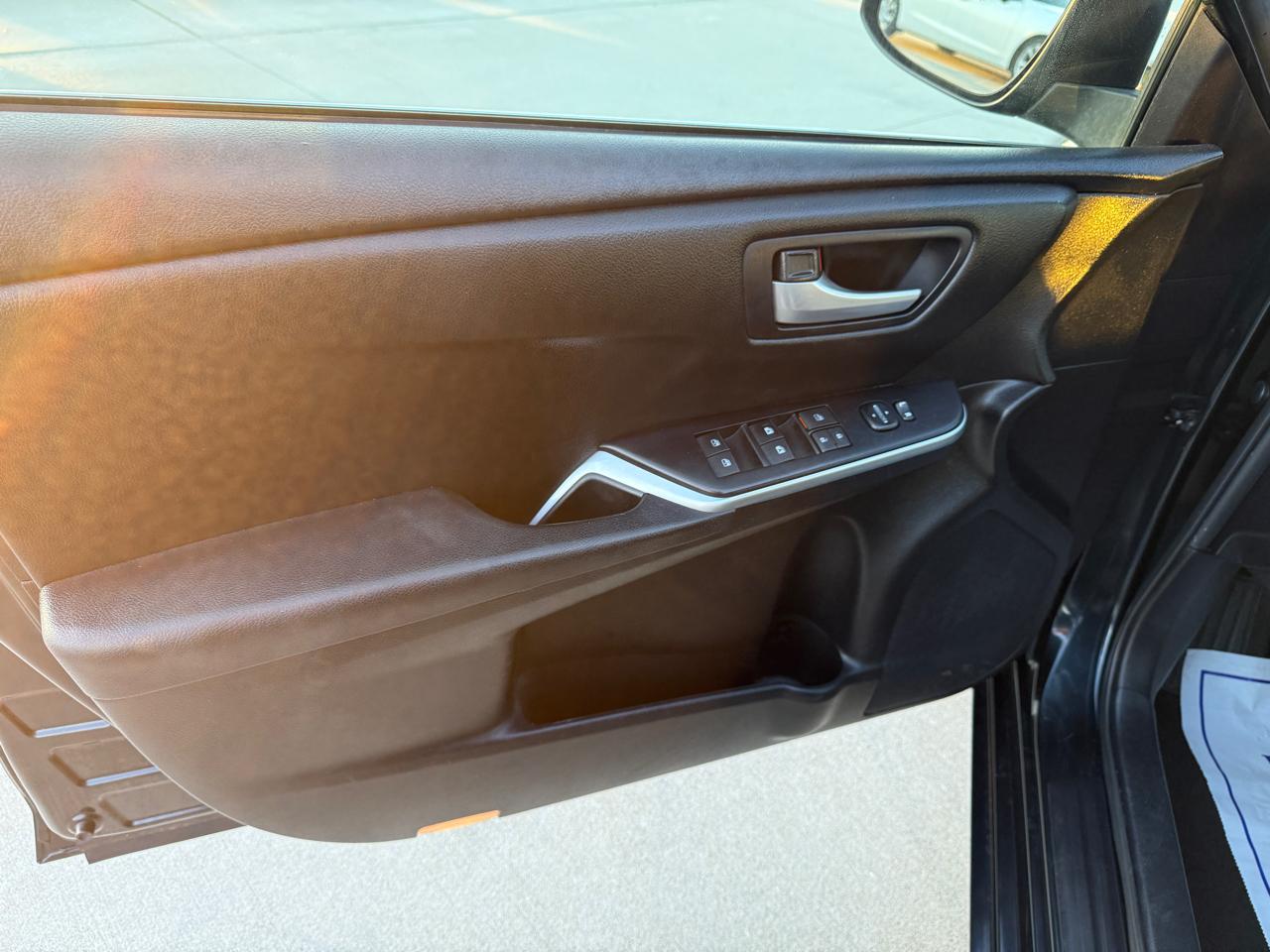 Toyota Camry SE 2015