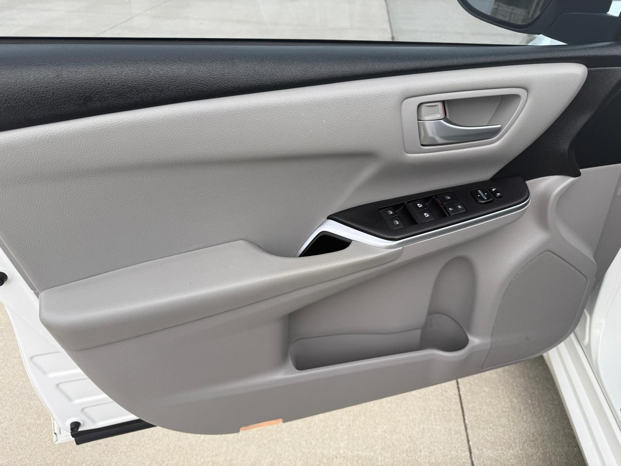 Toyota Camry SE 2017
