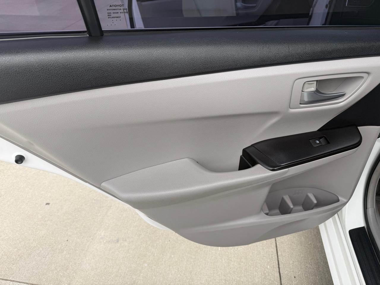 Toyota Camry SE 2017