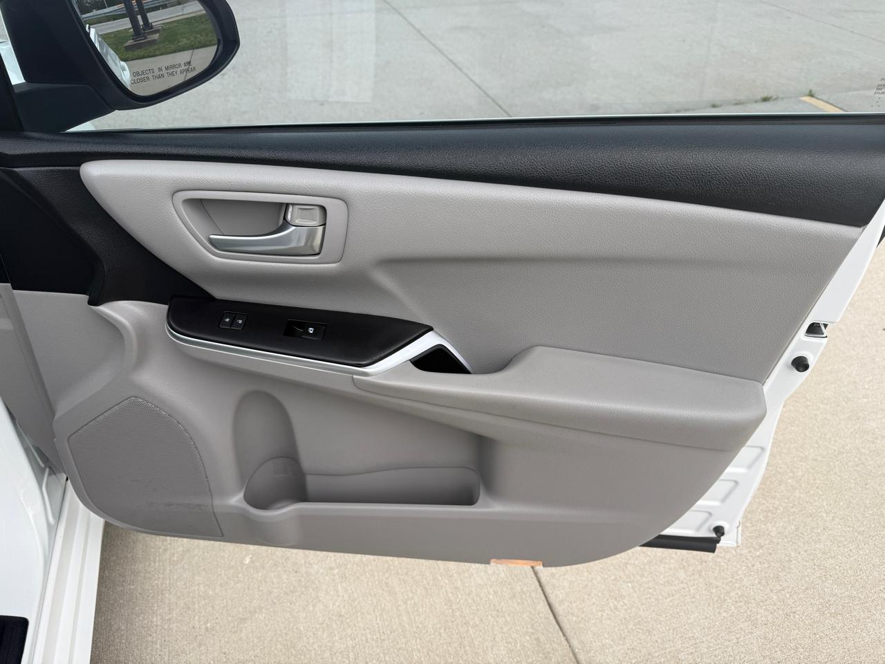 Toyota Camry SE 2017