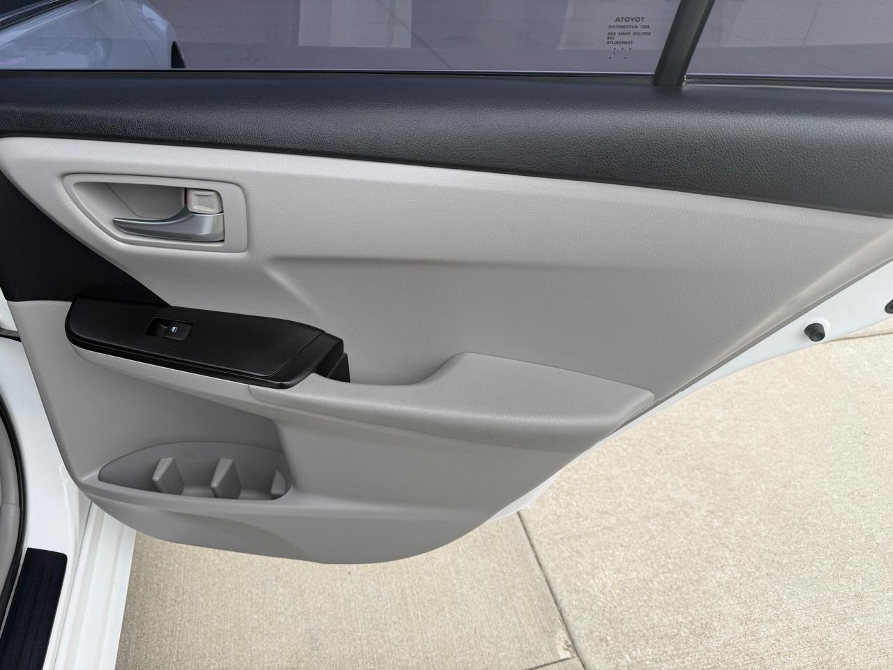 Toyota Camry SE 2017