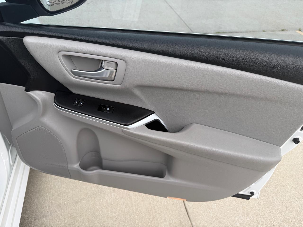 Toyota Camry SE 2017