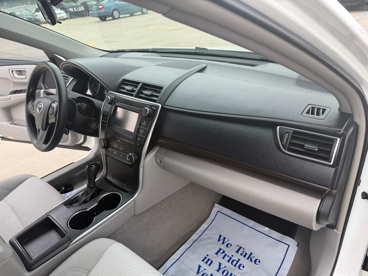 Toyota Camry SE 2017