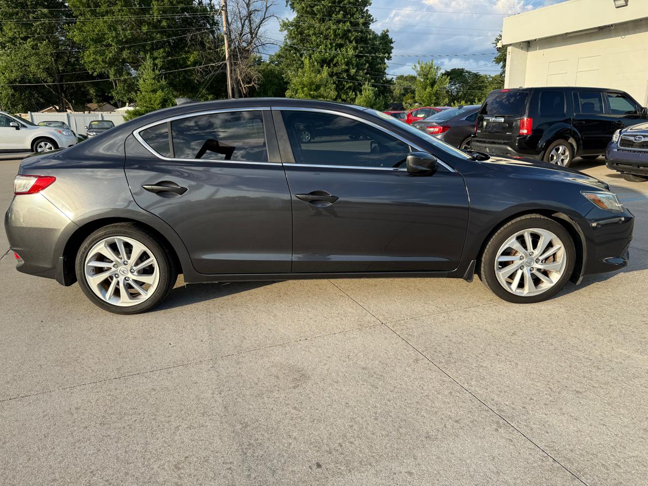 Acura ILX 8-Spd AT 2016