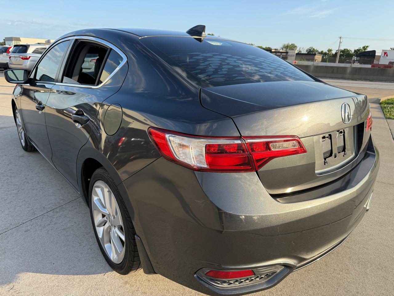 Acura ILX 8-Spd AT 2016