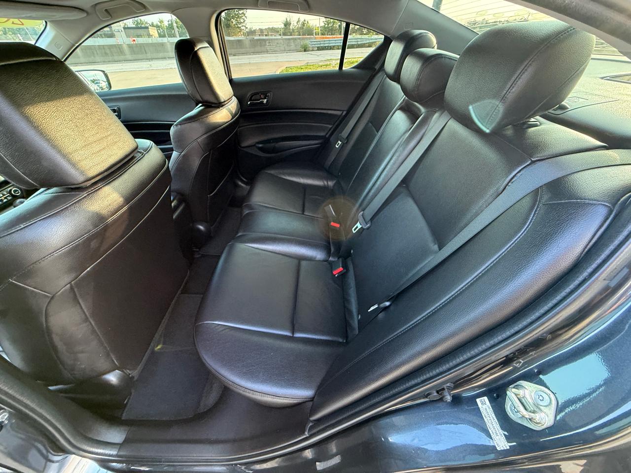 Acura ILX 8-Spd AT 2016