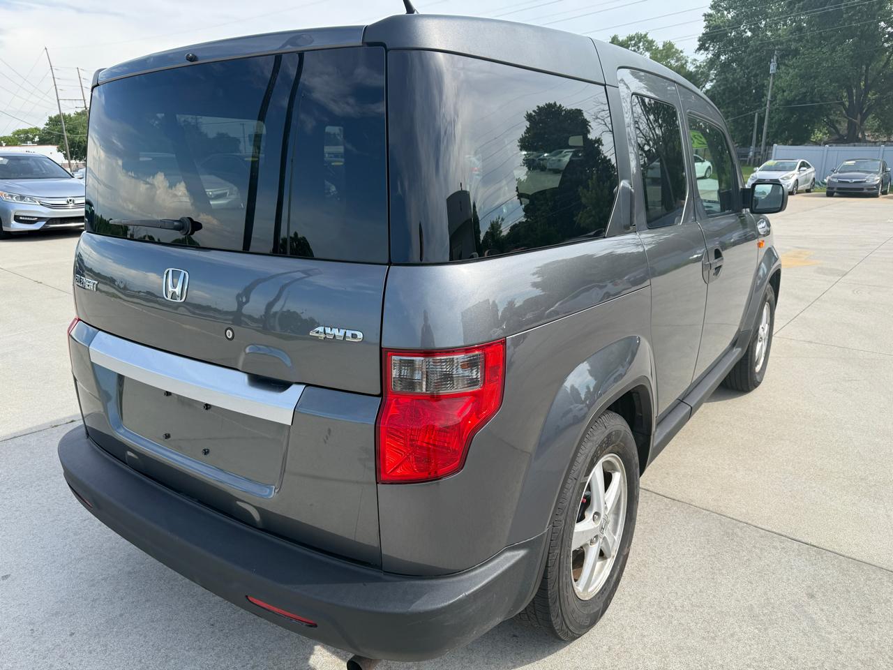 Honda Element LX 4WD AT 2010