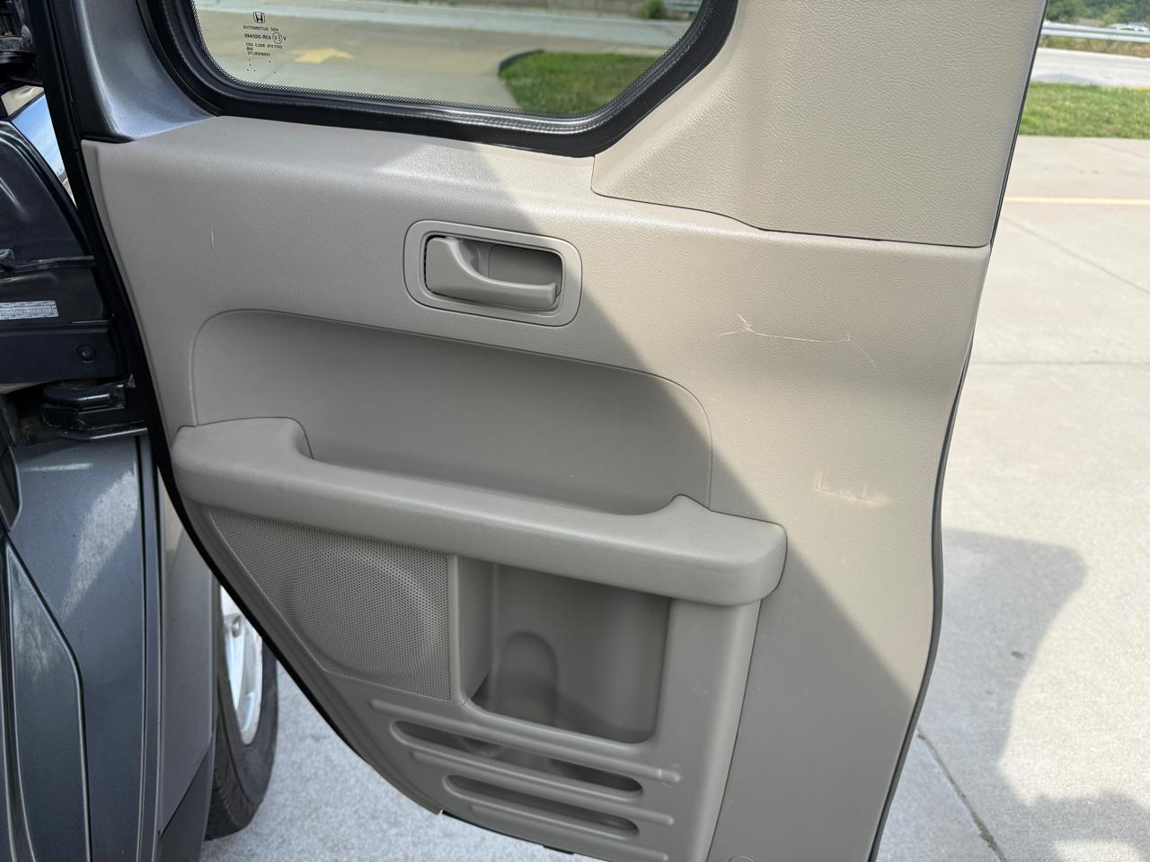 Honda Element LX 4WD AT 2010