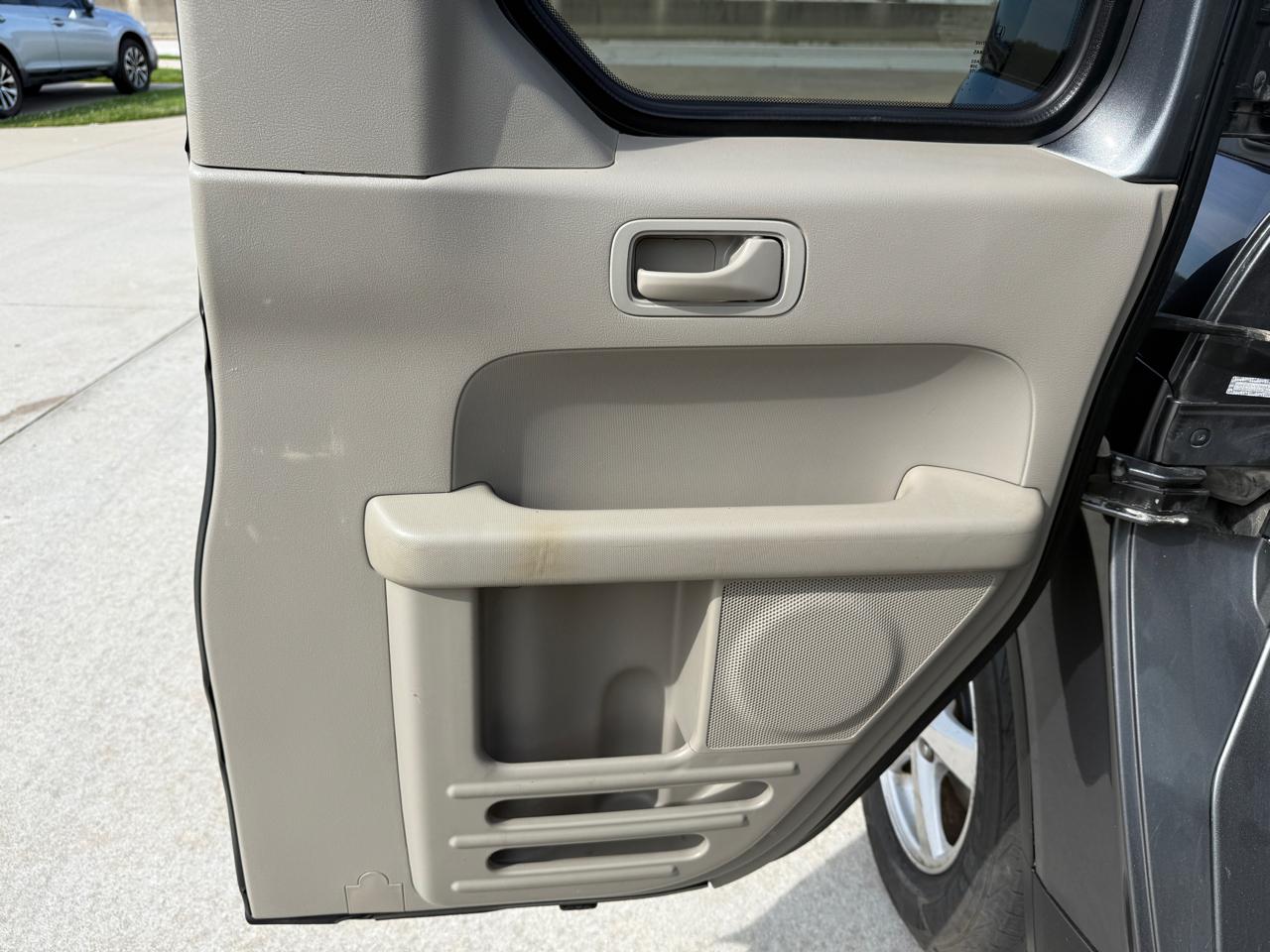 Honda Element LX 4WD AT 2010
