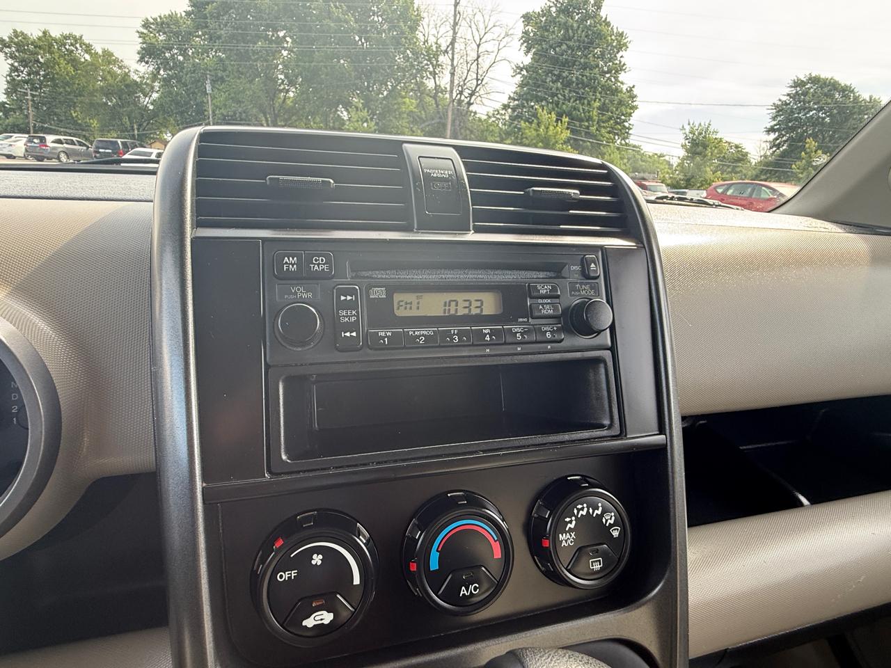 Honda Element LX 4WD AT 2010