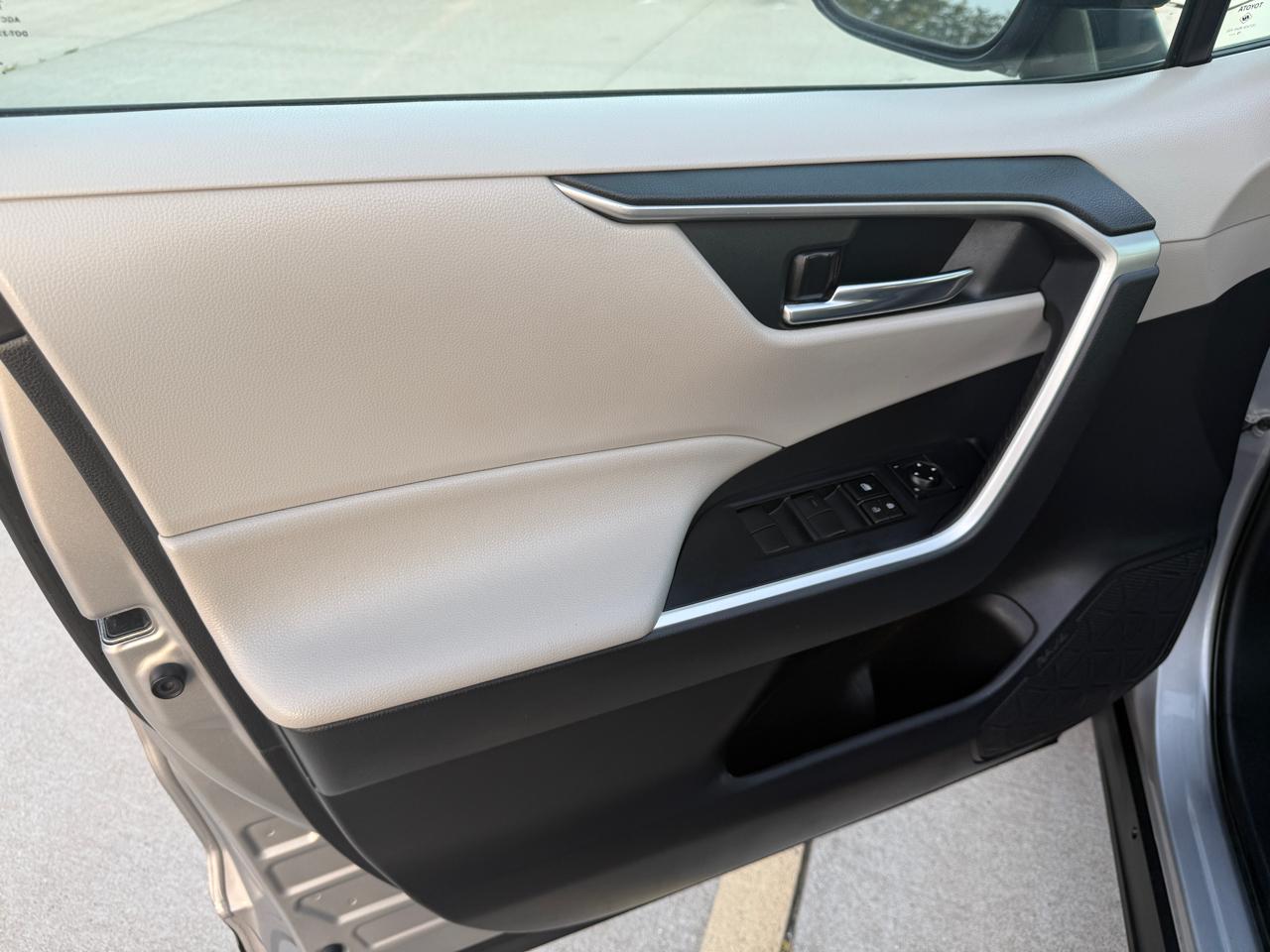 Toyota RAV4 XLE 2020