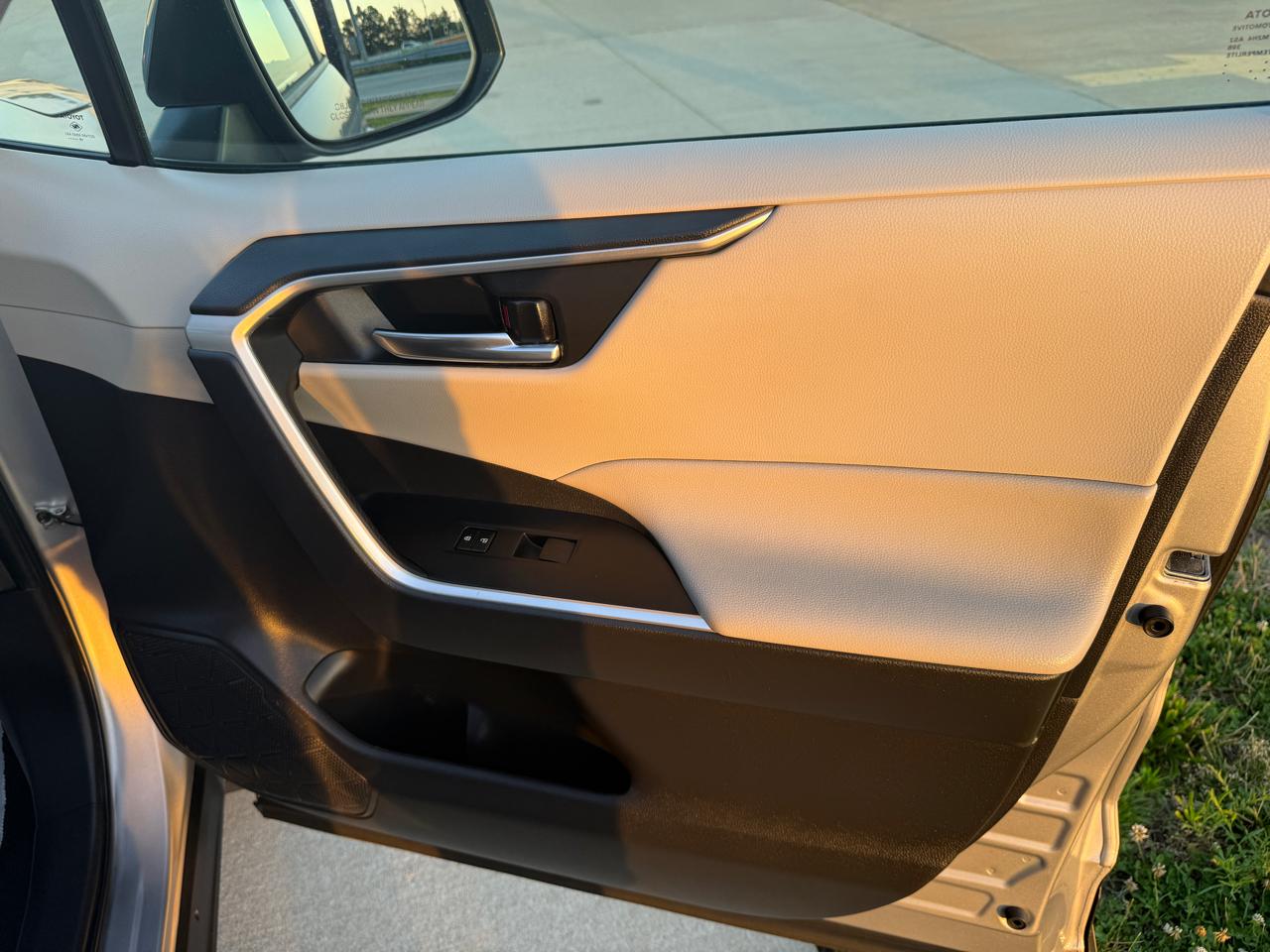 Toyota RAV4 XLE 2020