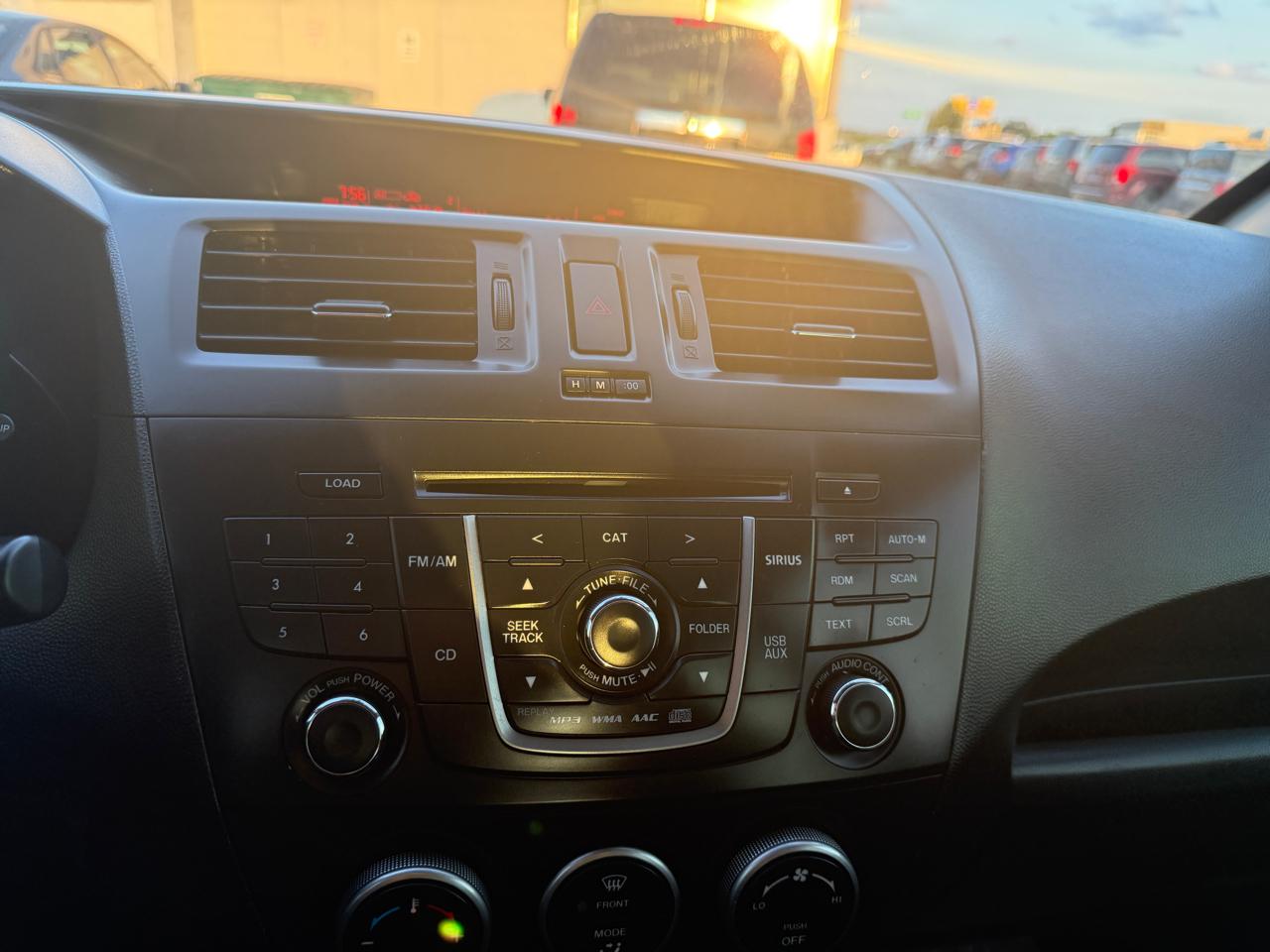 Mazda MAZDA5 Grand Touring 2015