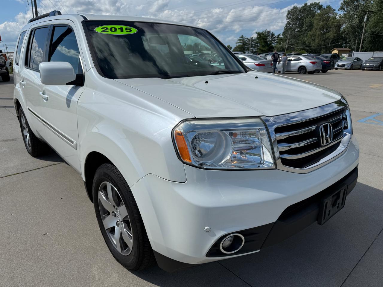 Honda Pilot Touring 4WD 5-Spd AT with DVD 2015