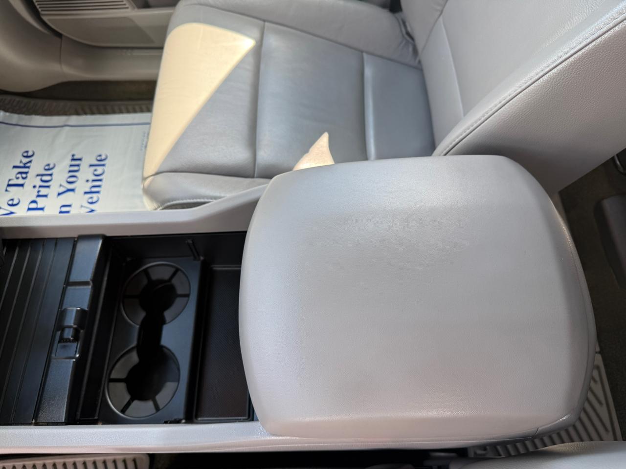 Honda Pilot Touring 4WD 5-Spd AT with DVD 2015