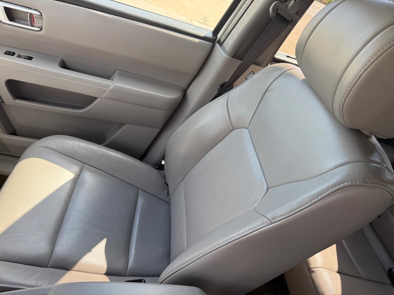 Honda Pilot Touring 4WD 5-Spd AT with DVD 2015