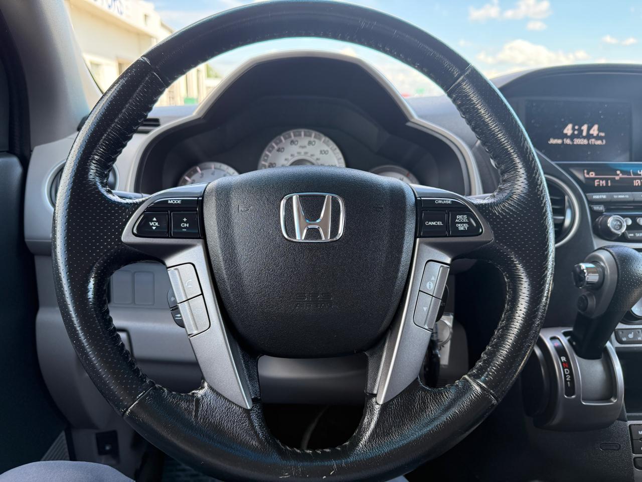 Honda Pilot Touring 4WD 5-Spd AT with DVD 2015