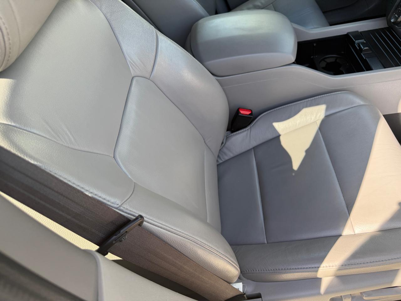 Honda Pilot Touring 4WD 5-Spd AT with DVD 2015