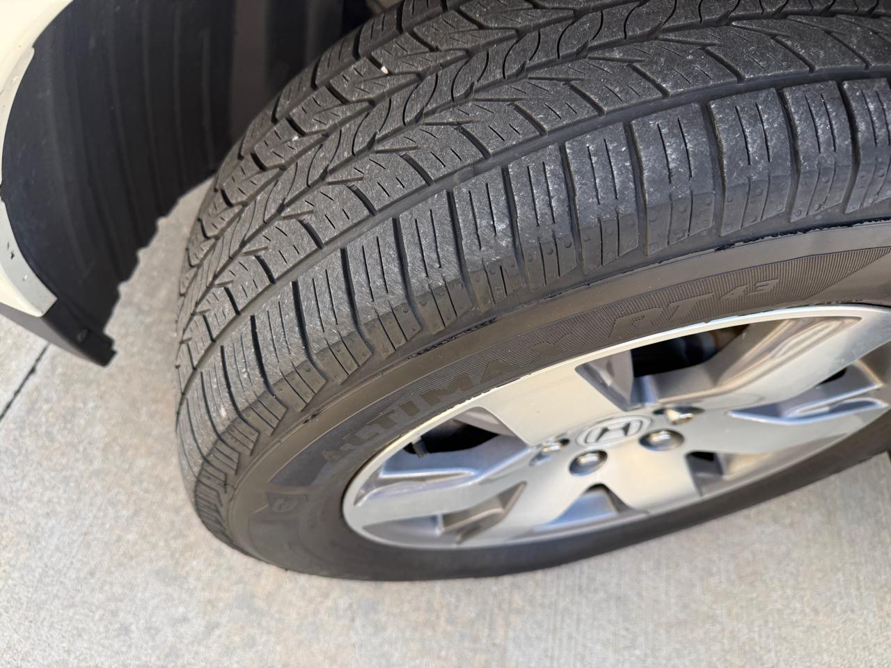Honda Pilot Touring 4WD 5-Spd AT with DVD 2015