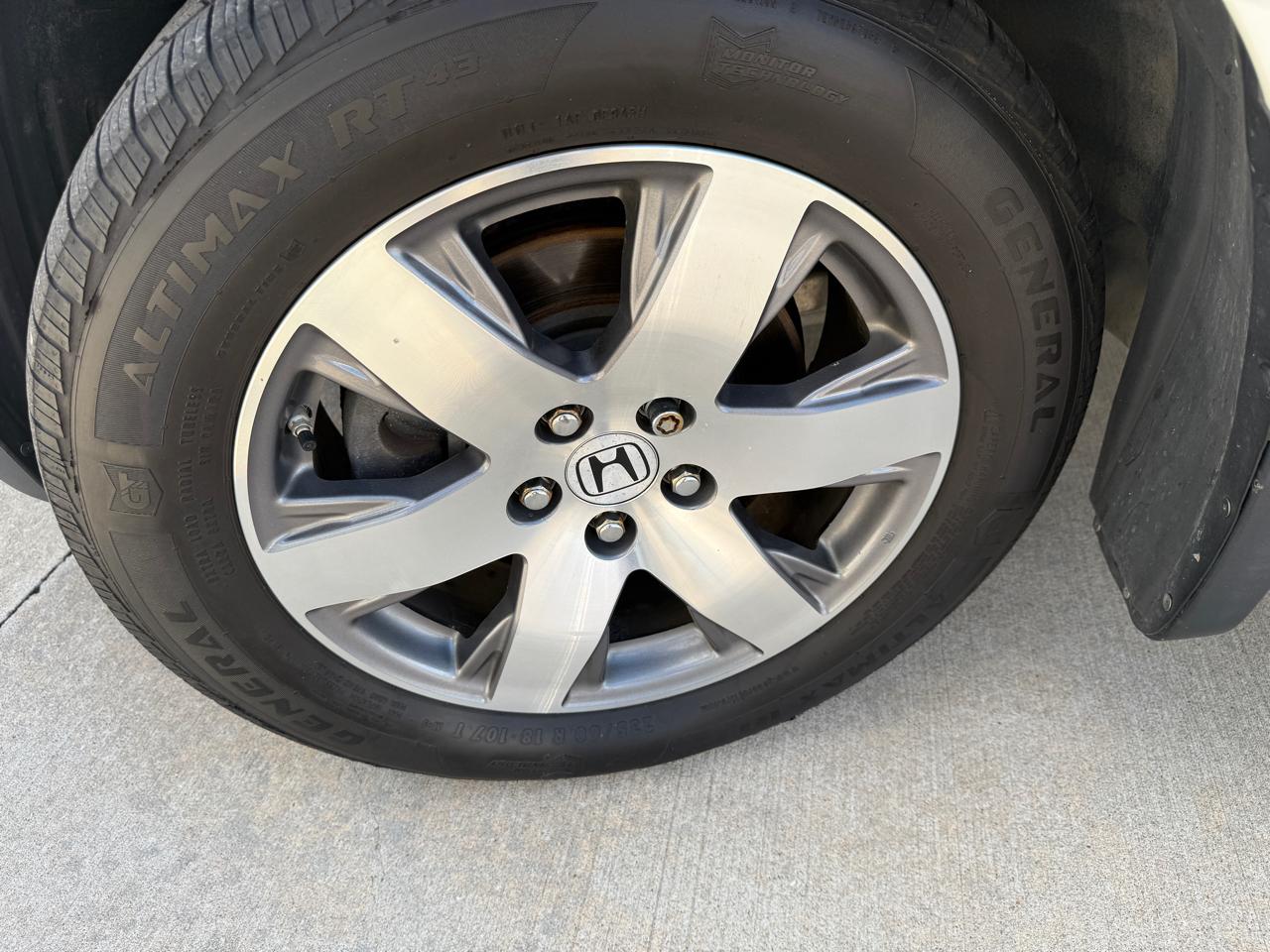 Honda Pilot Touring 4WD 5-Spd AT with DVD 2015