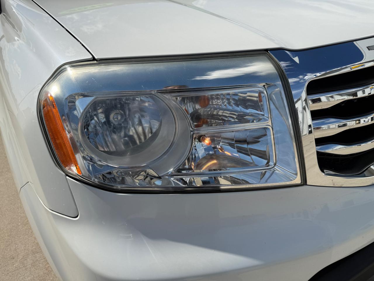 Honda Pilot Touring 4WD 5-Spd AT with DVD 2015