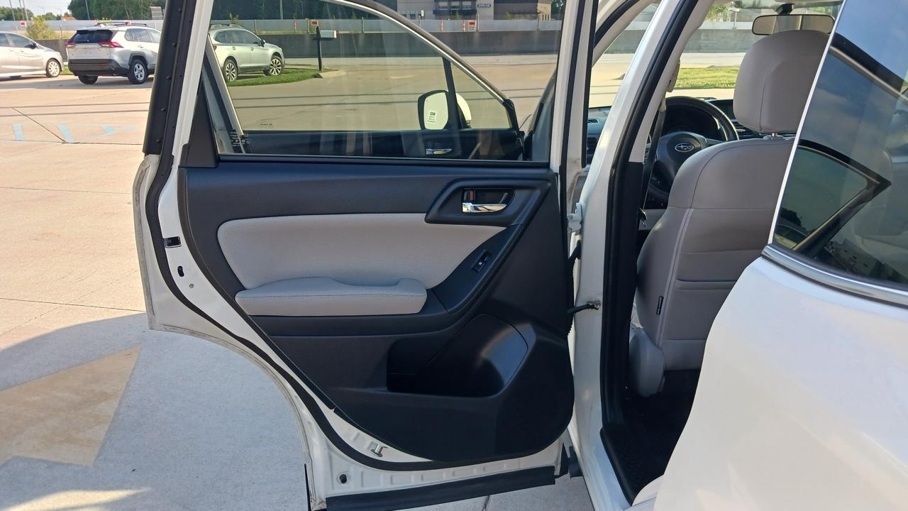 Subaru Forester 2.5i Limited 2014