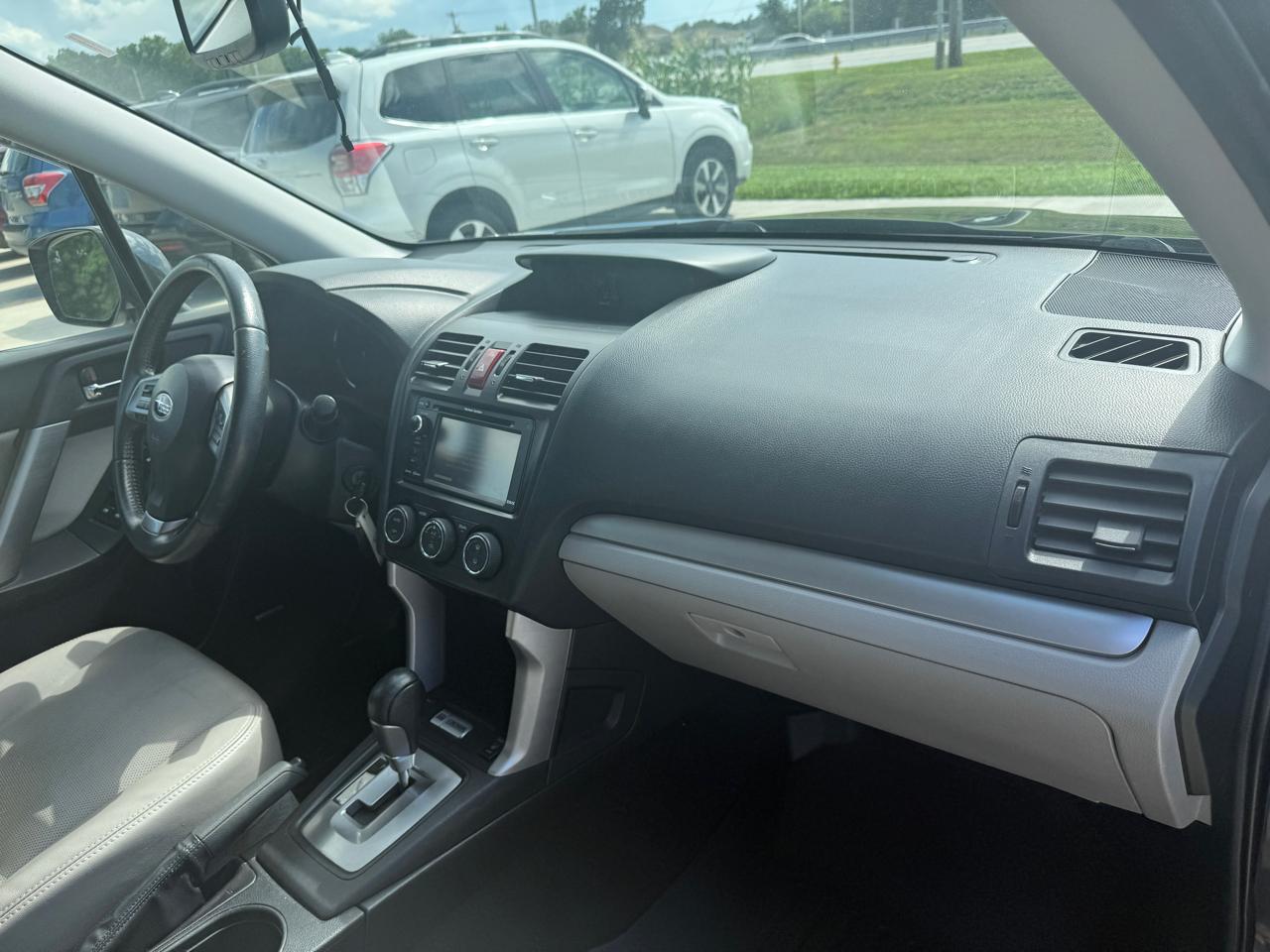 Subaru Forester 2.5i Touring 2014