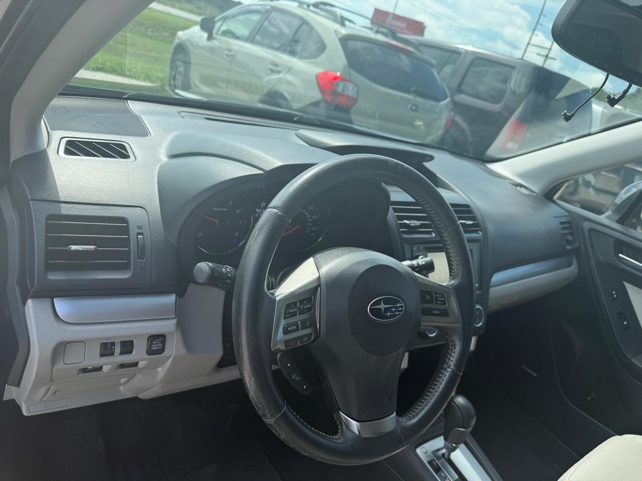 Subaru Forester 2.5i Touring 2014