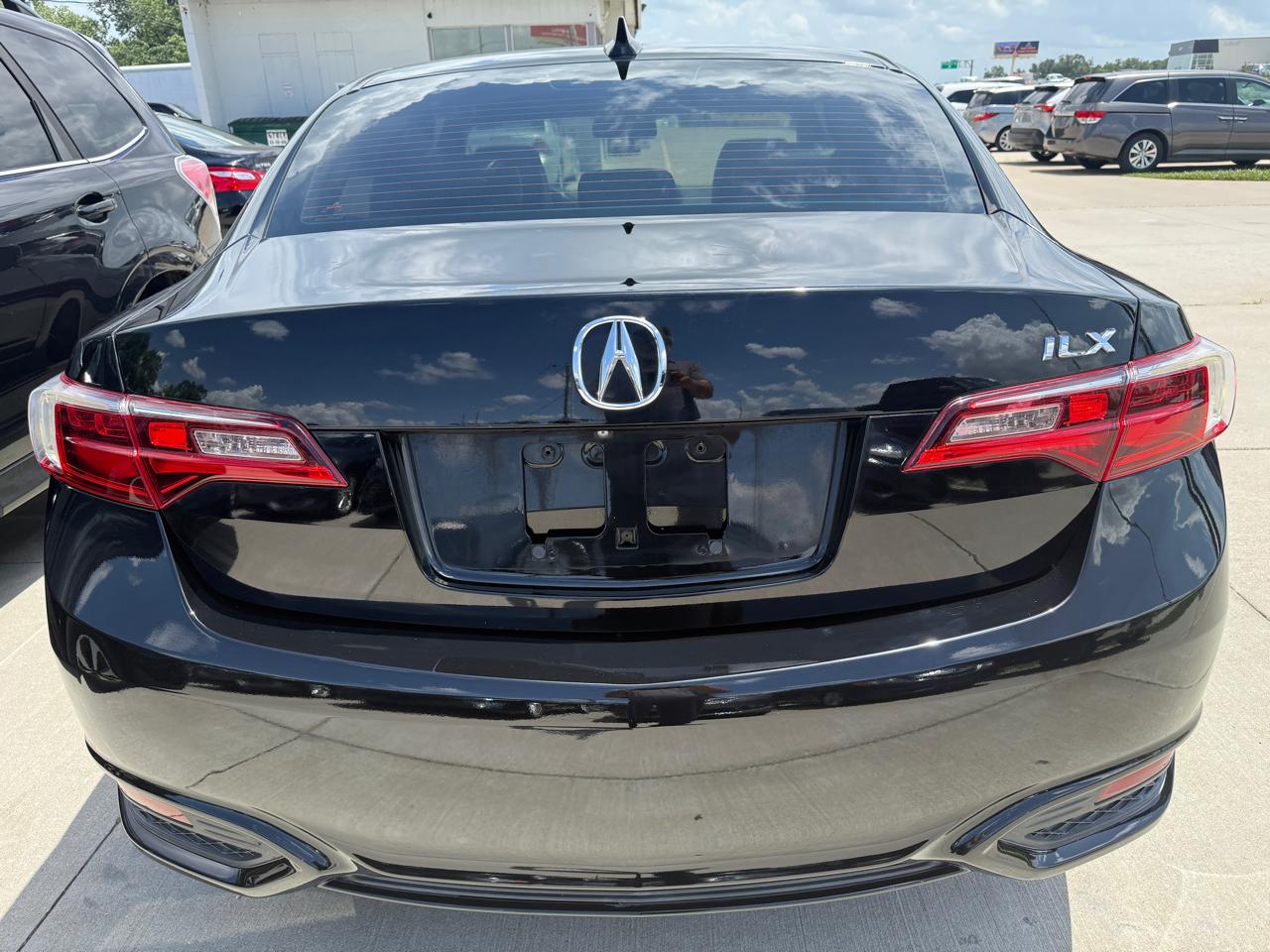 Acura ILX 8-Spd AT 2016