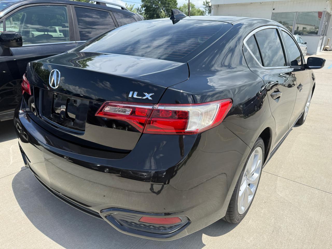 Acura ILX 8-Spd AT 2016