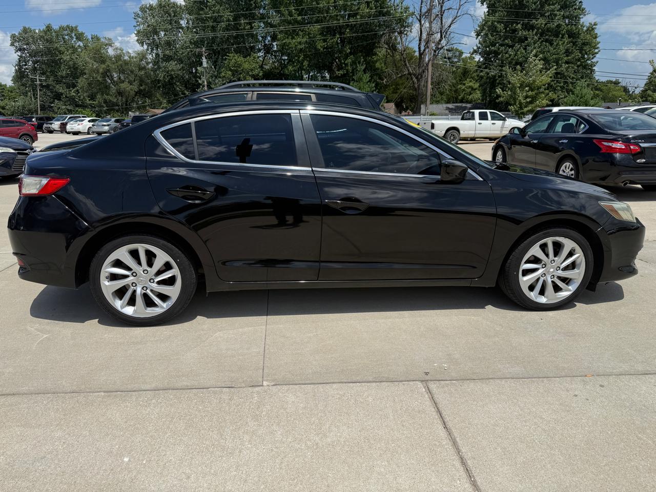 Acura ILX 8-Spd AT 2016