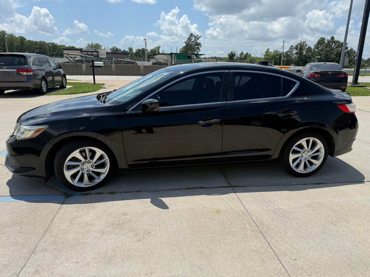 Acura ILX 8-Spd AT 2016